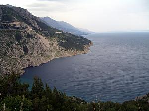 View along the coastal road south of Split.