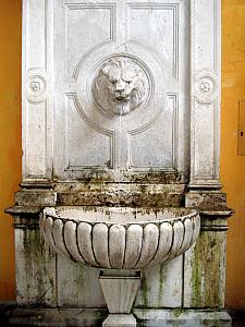 Fountain with drinking water, in the palace - in 300AD, water flowed to here from an aqueduct many miles away.