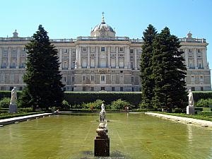 view of the Royal Palace from Jardines de Sabatini
