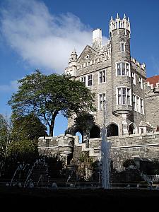 anyway, it's a beautiful castle, and has been operating as a museum by the Kiwanas Club since the 1930s.